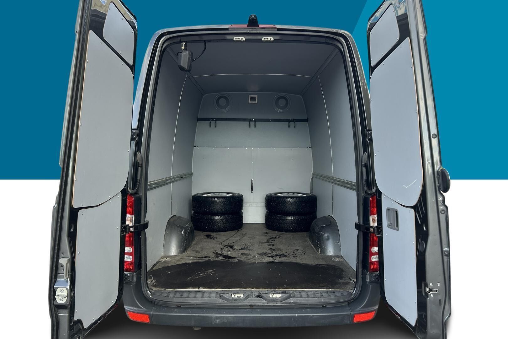Mercedes-Benz Sprinter iso kuva 12