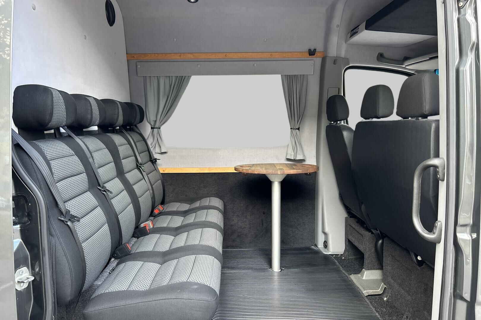Mercedes-Benz Sprinter iso kuva 22