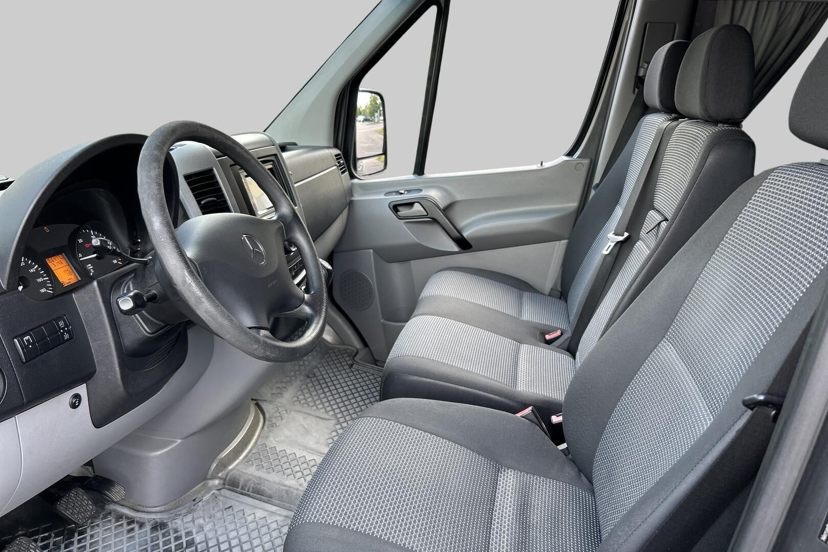 Mercedes-Benz Sprinter iso kuva 9