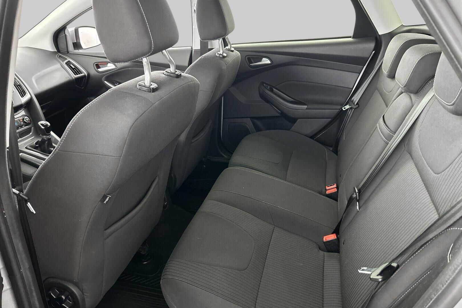 Ford Focus iso kuva 10