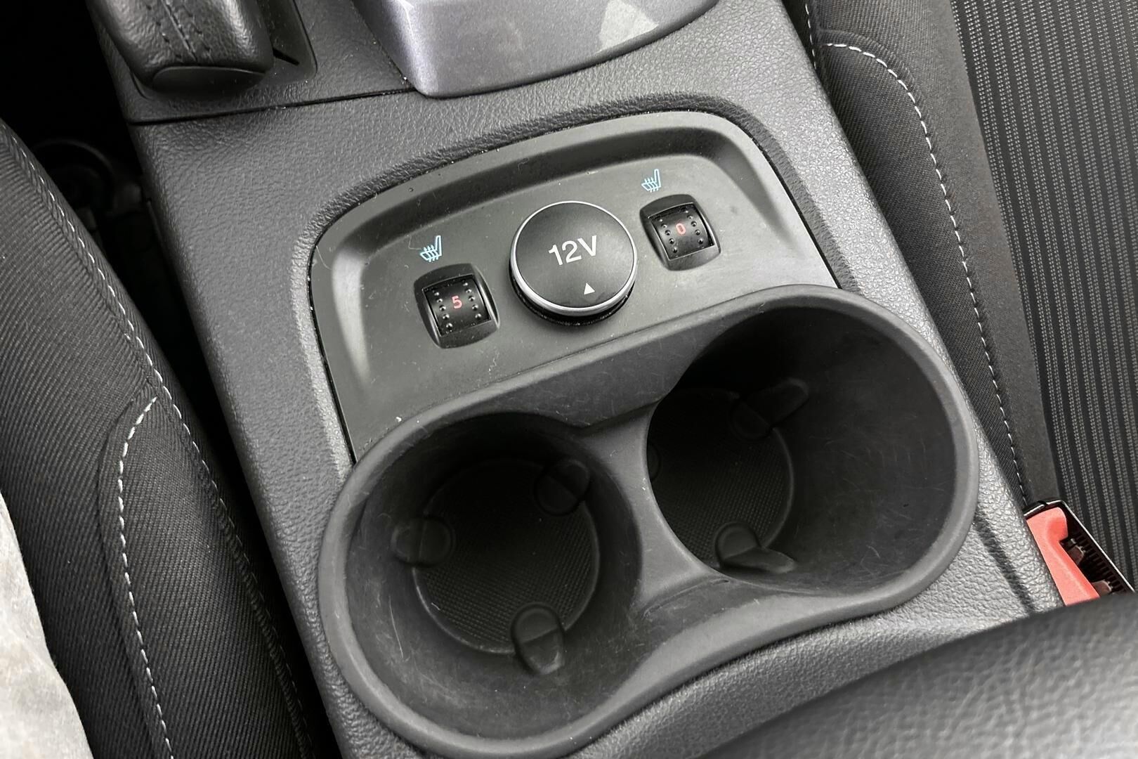 Ford Focus iso kuva 19