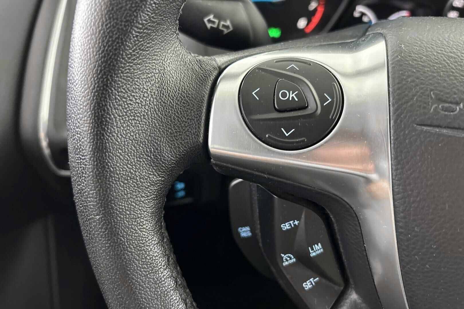 Ford Focus iso kuva 20