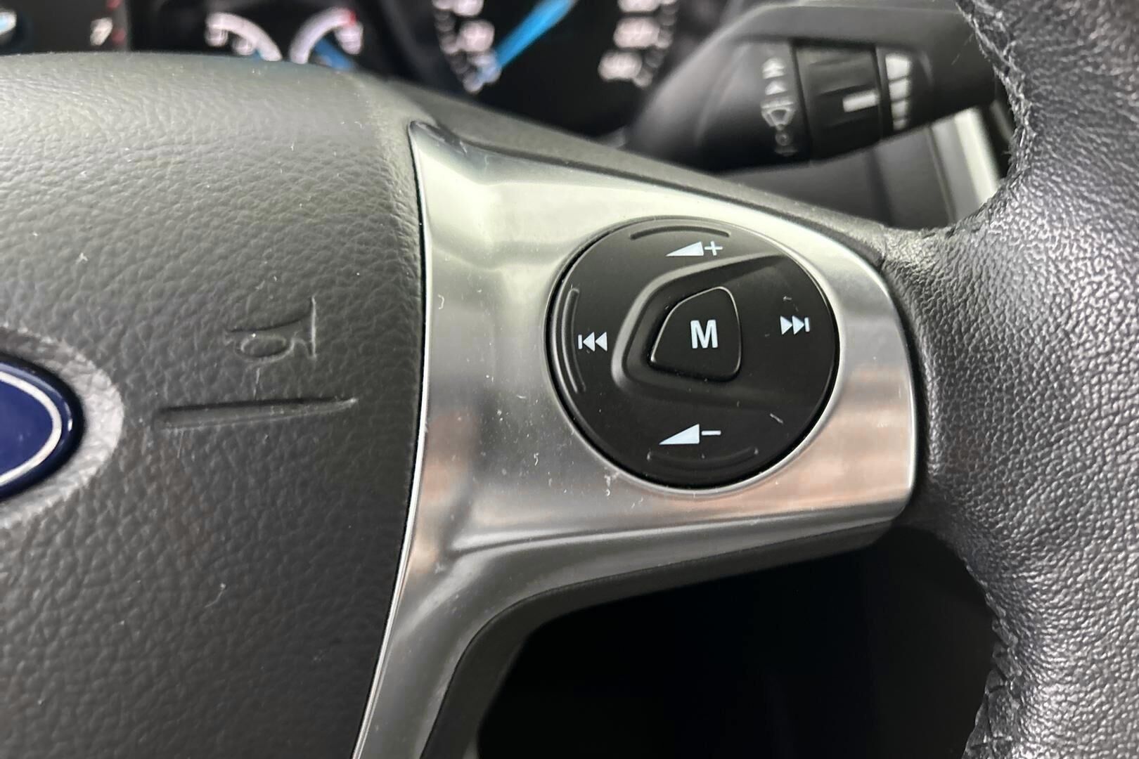 Ford Focus iso kuva 21