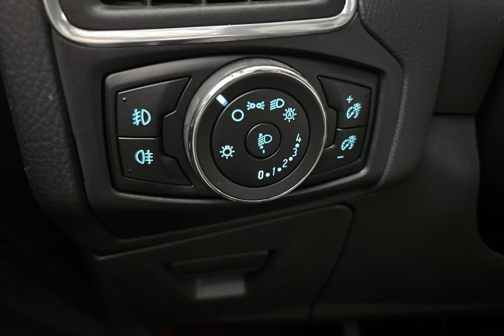 Ford Focus iso kuva 22