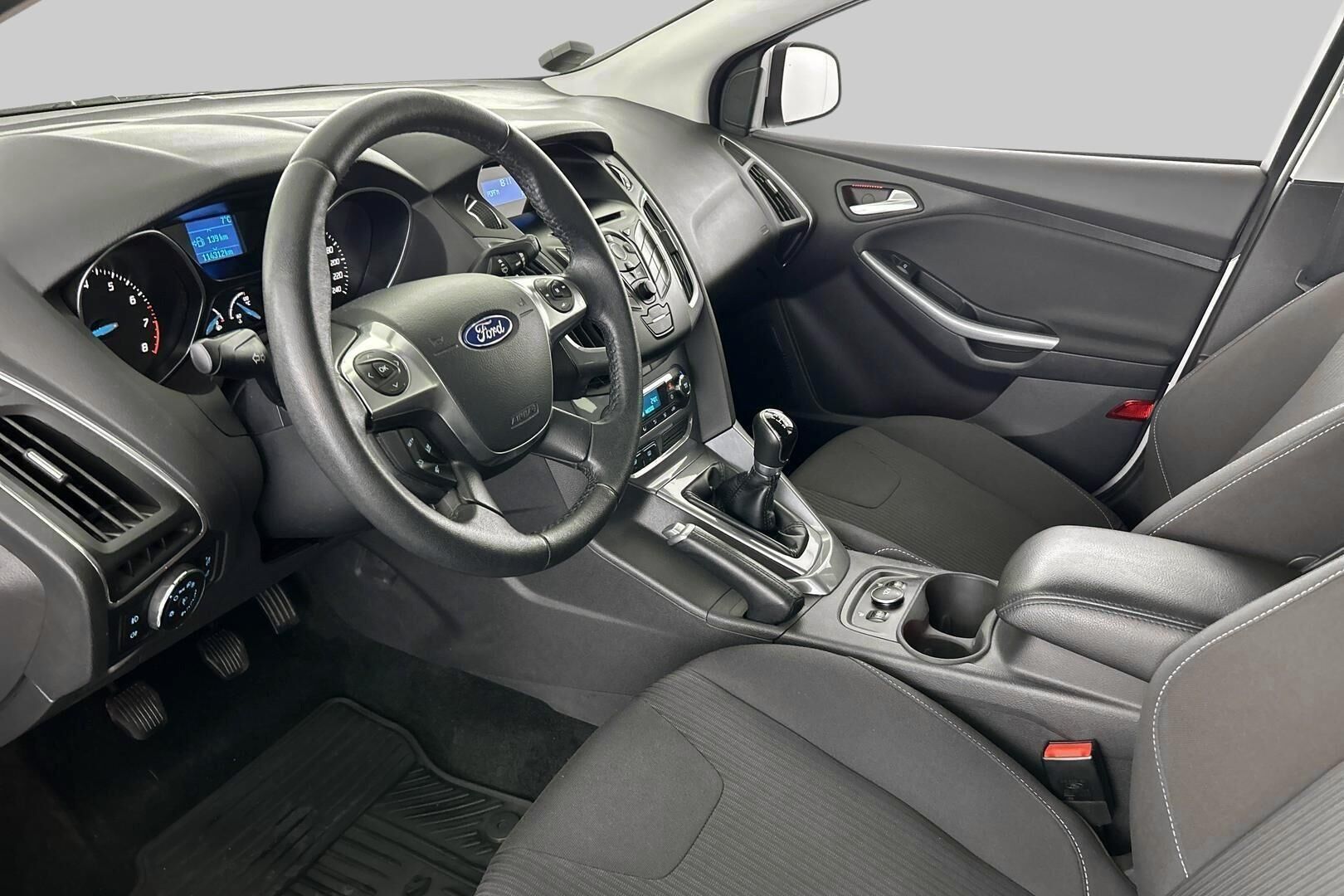 Ford Focus iso kuva 9