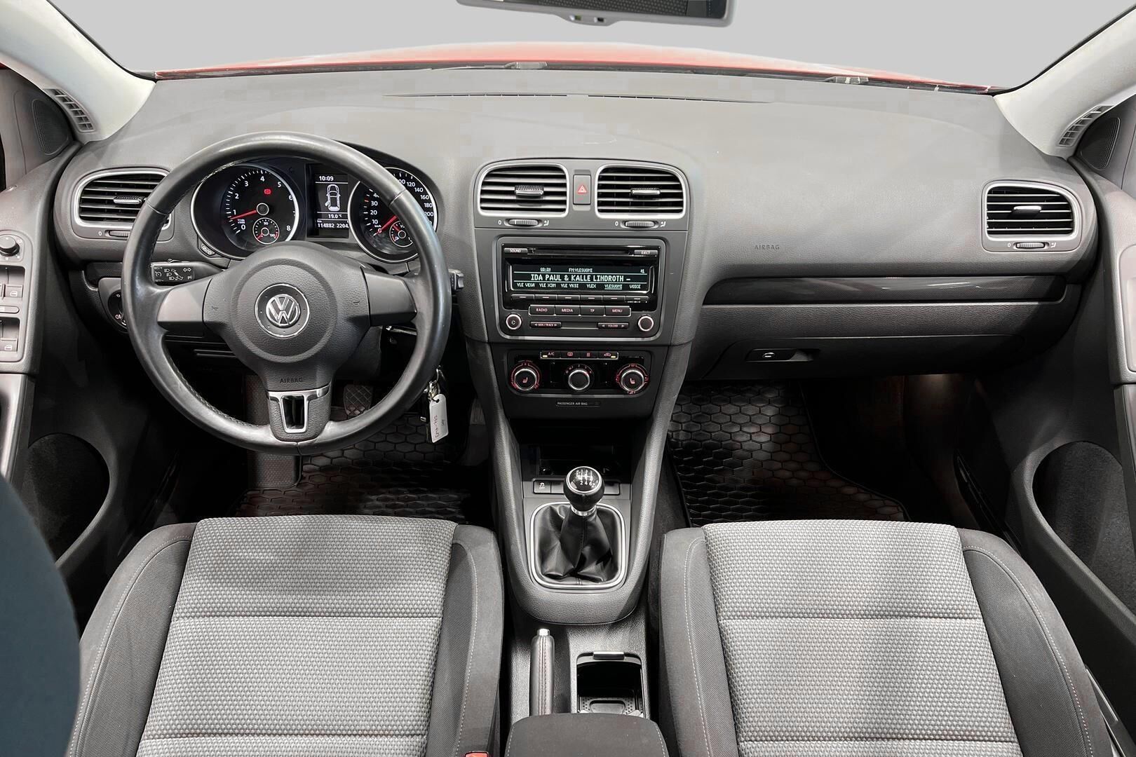 Volkswagen Golf iso kuva 8