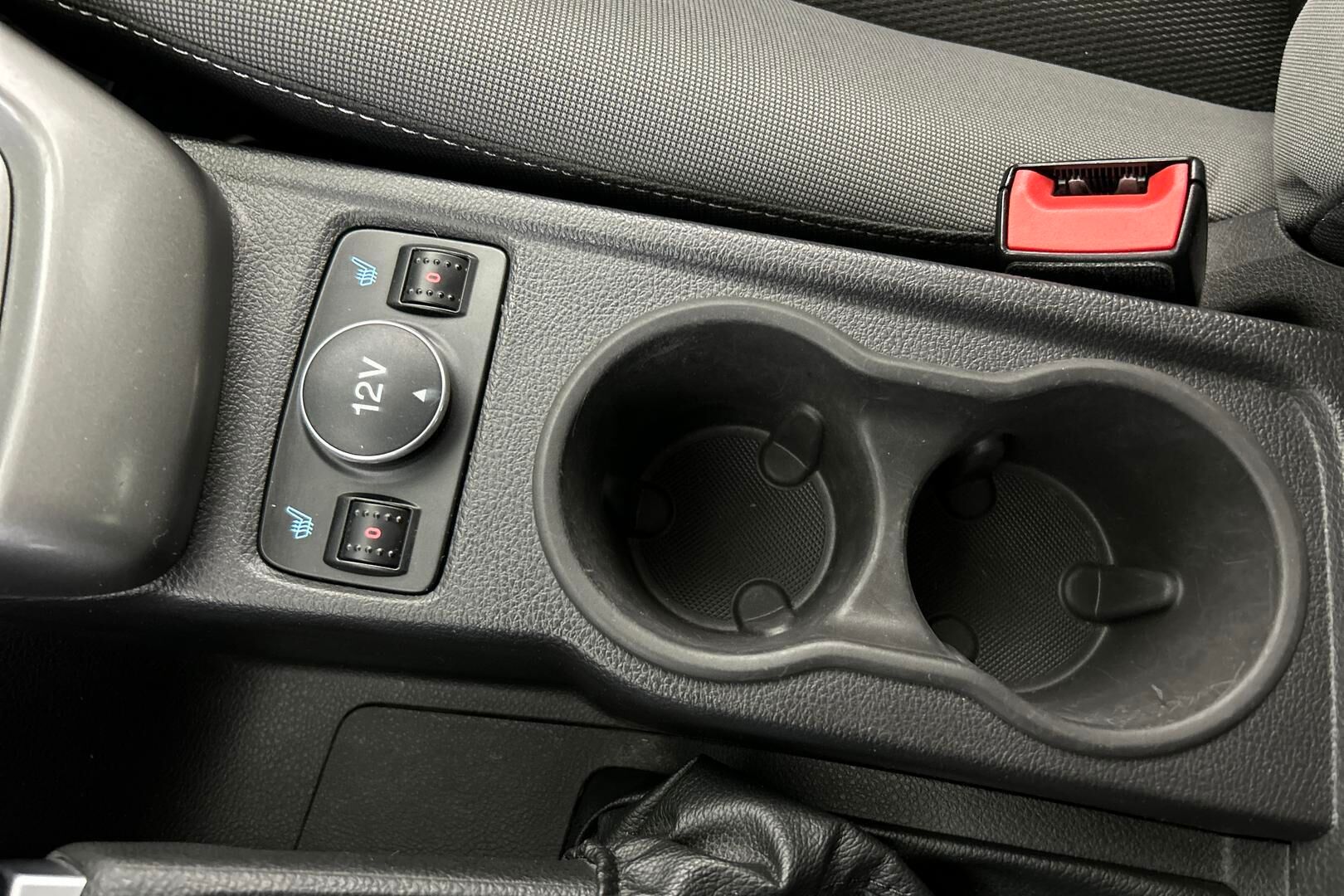 Ford Focus iso kuva 19