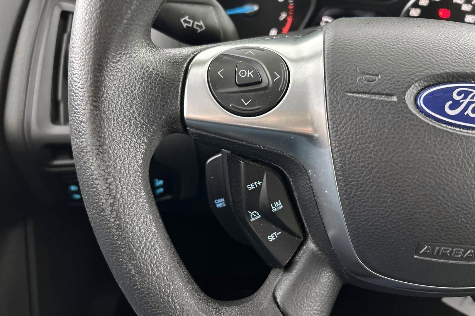 Ford Focus iso kuva 20
