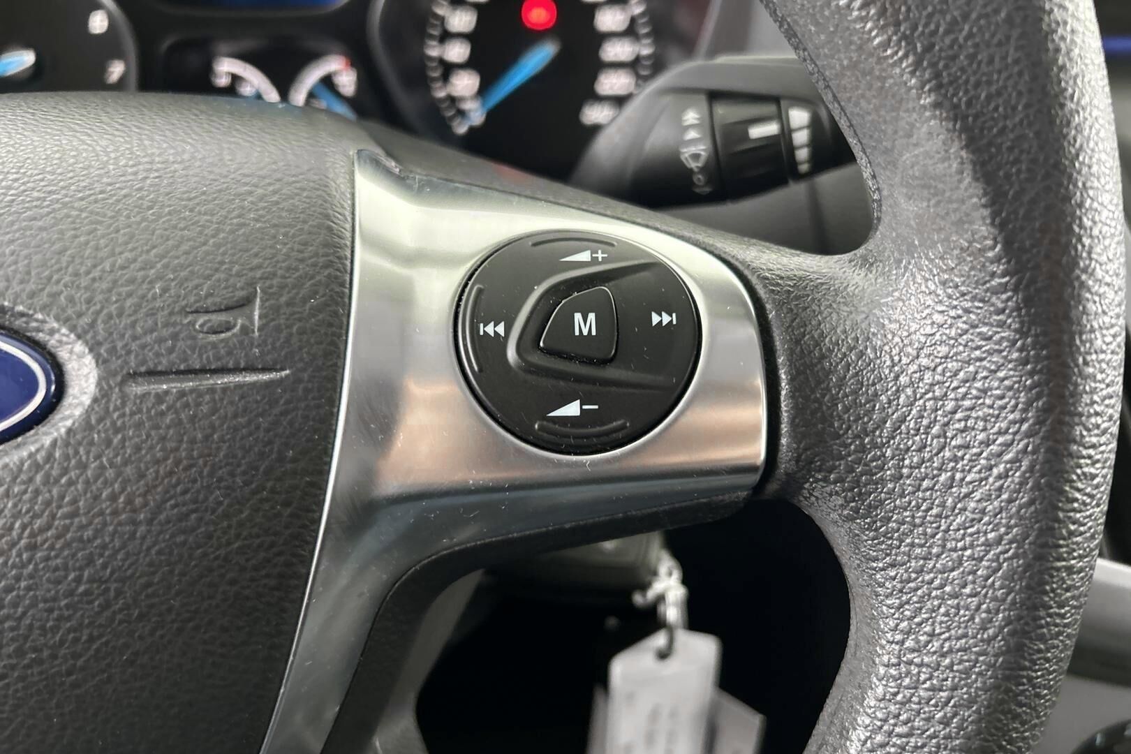 Ford Focus iso kuva 21