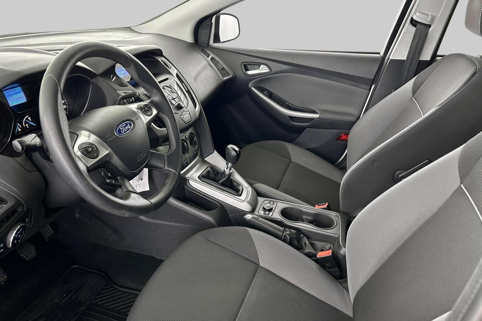 Ford Focus iso kuva 9