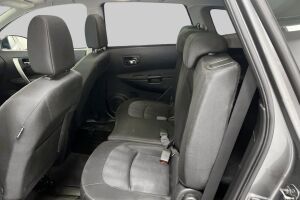 Nissan Qashqai+2 esikatselu 10