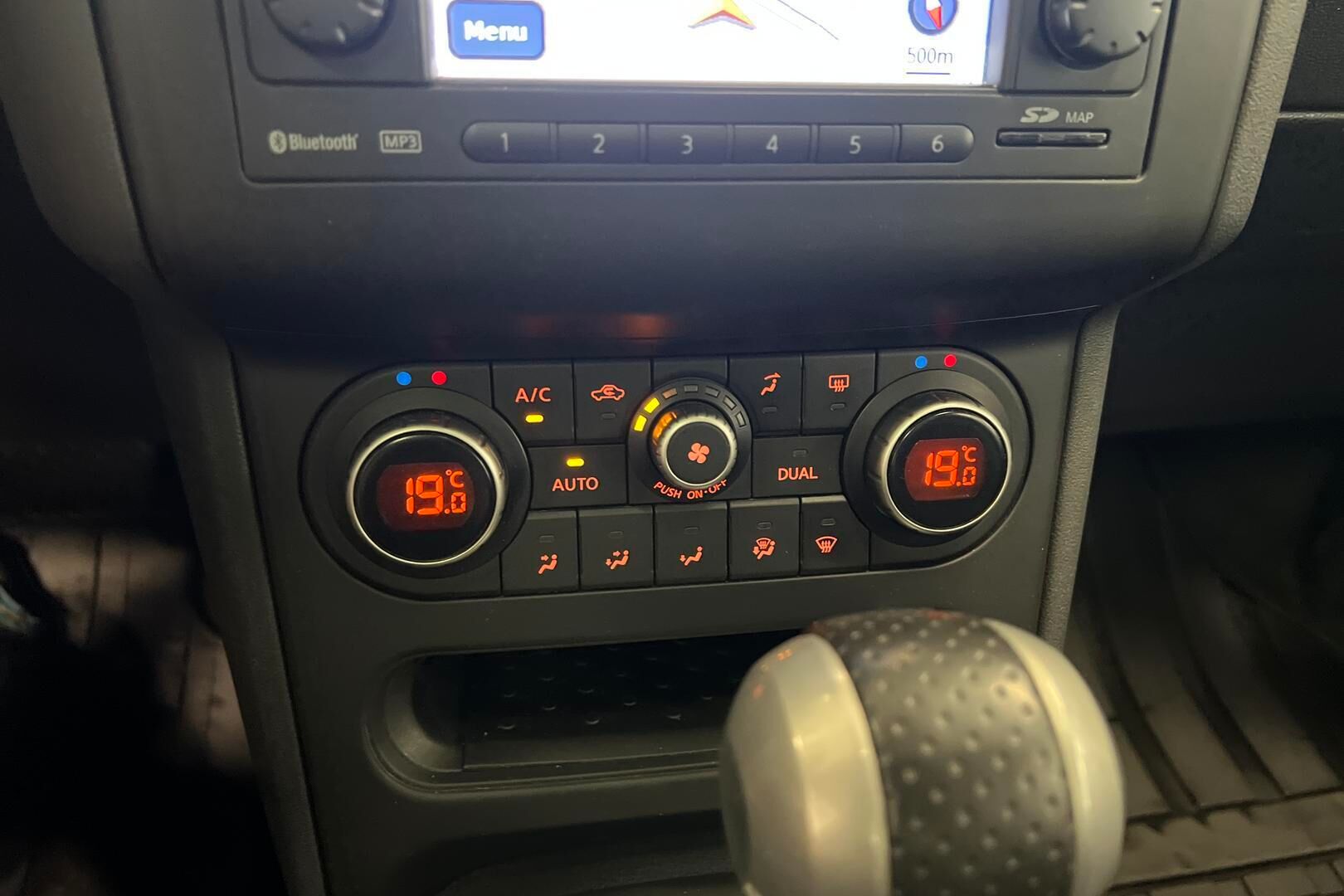 Nissan Qashqai+2 iso kuva 17