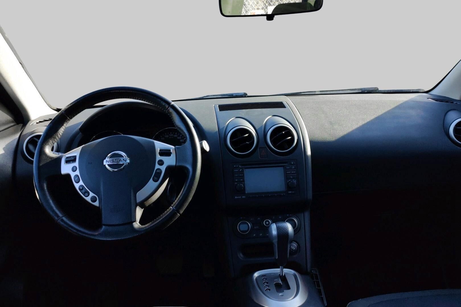 Nissan Qashqai+2 iso kuva 2