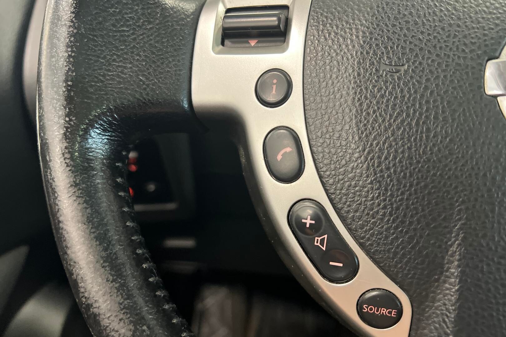 Nissan Qashqai+2 iso kuva 21