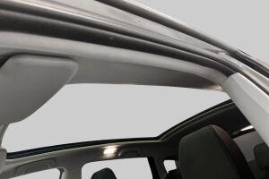 Nissan Qashqai+2 esikatselu 25