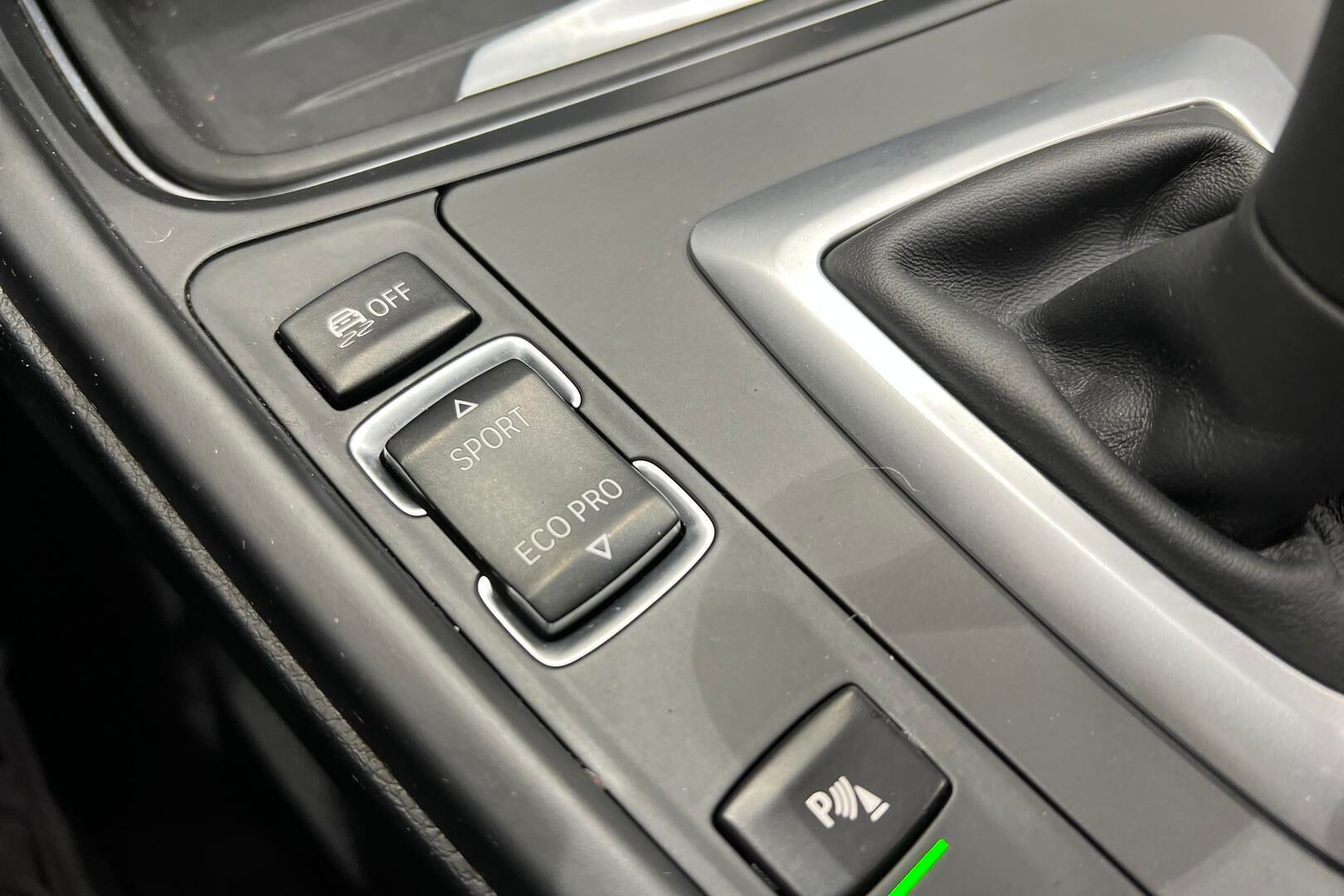 BMW 3-SARJA iso kuva 19