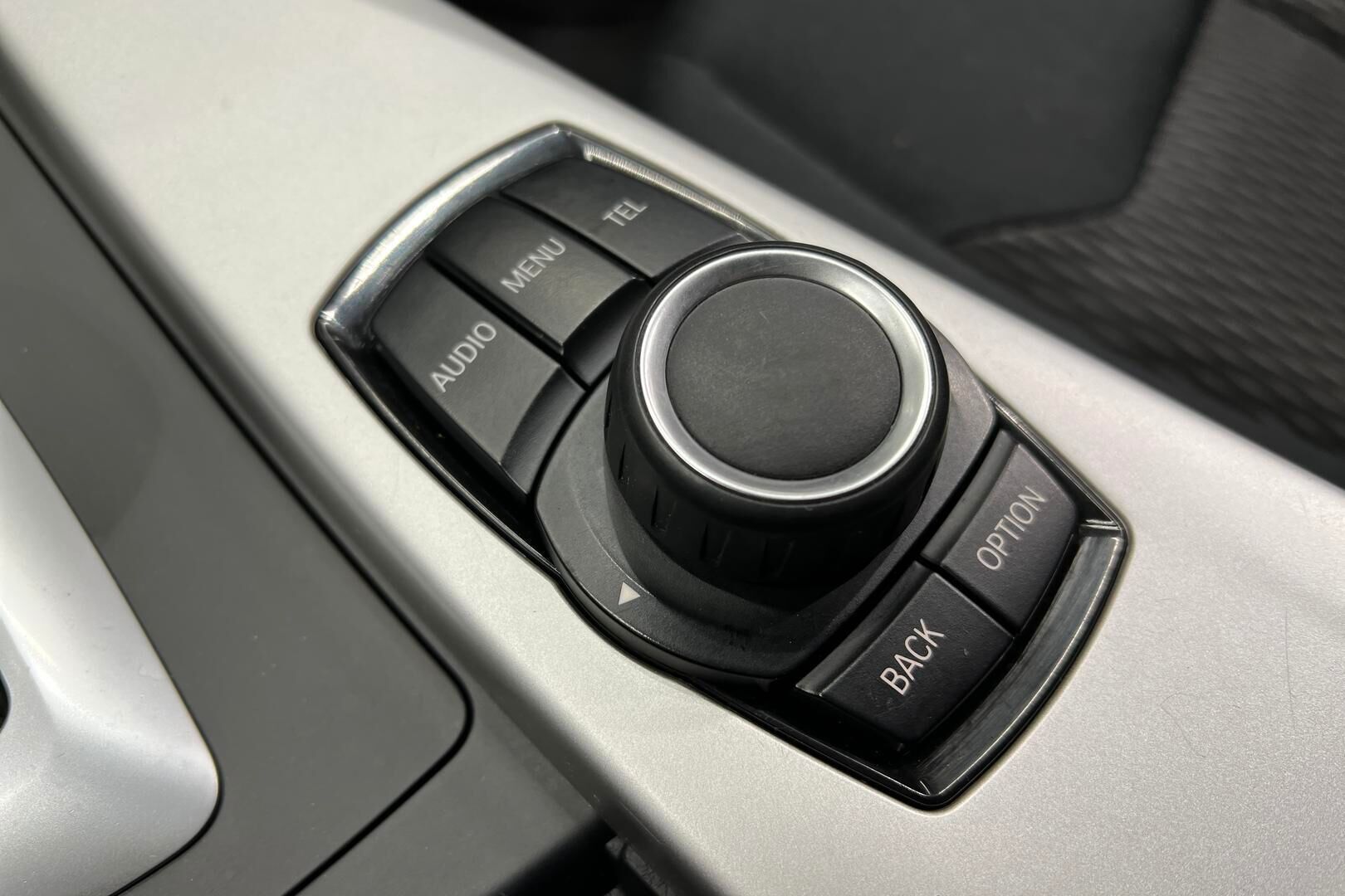 BMW 3-SARJA iso kuva 20