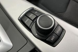 BMW 3-SARJA esikatselu 20