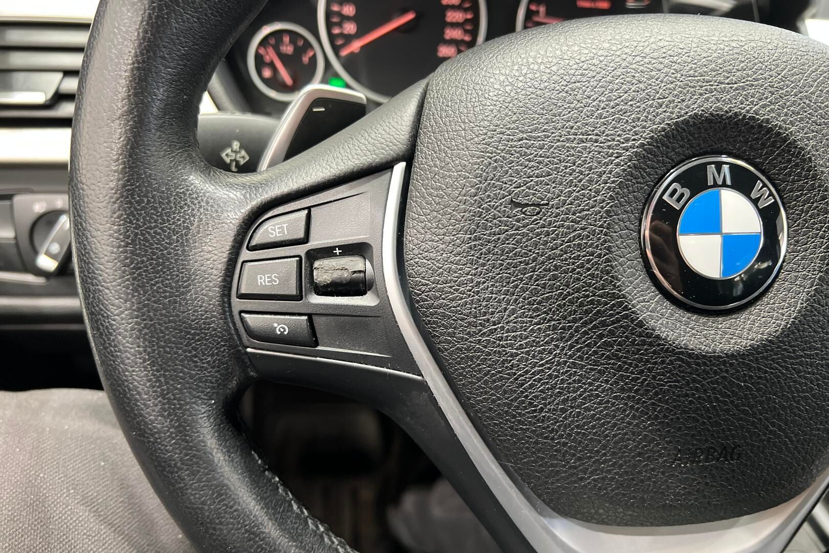 BMW 3-SARJA iso kuva 24