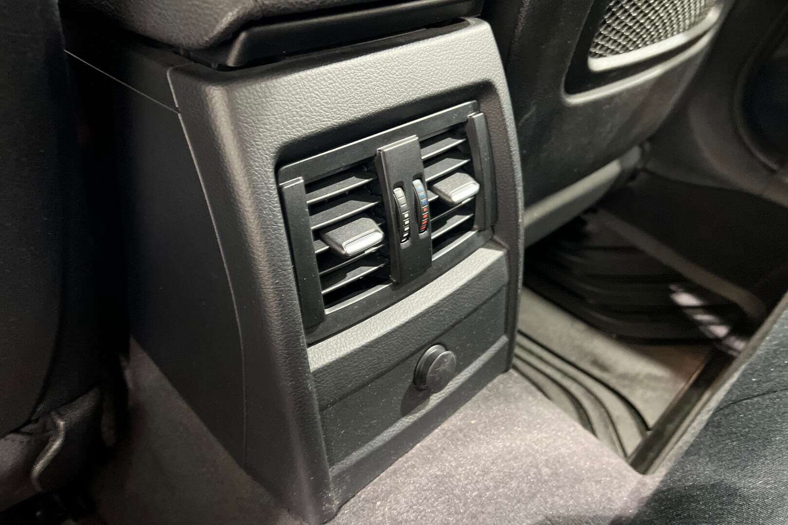 BMW 3-SARJA iso kuva 26