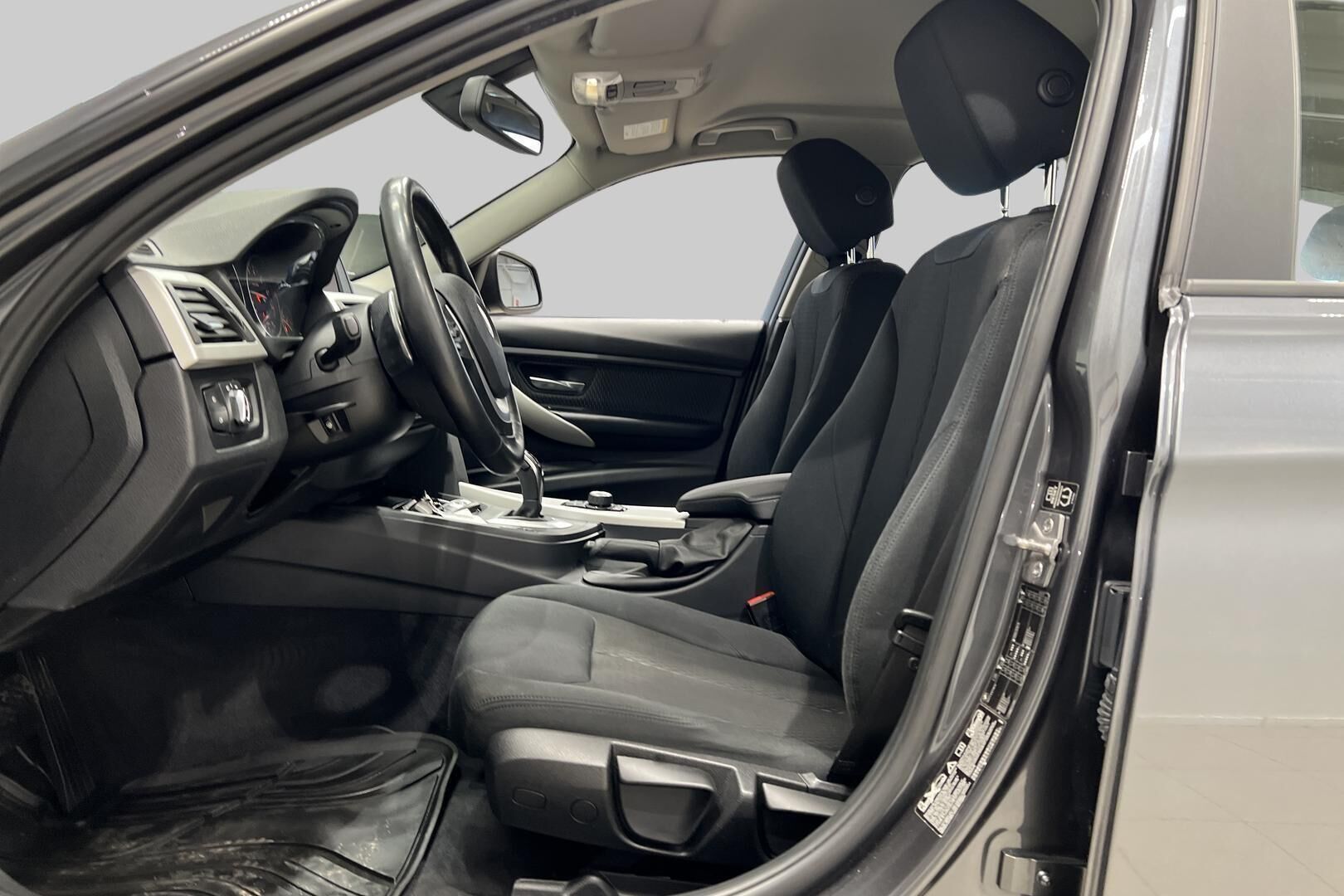 BMW 3-SARJA iso kuva 8