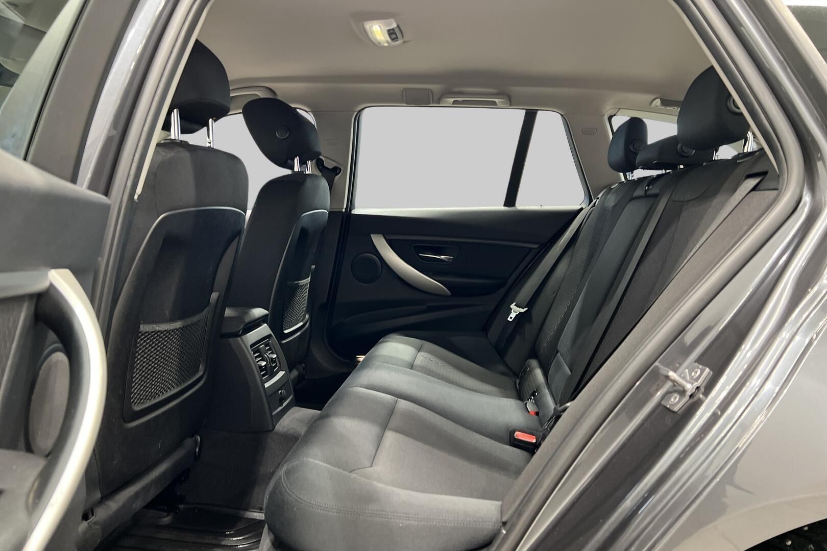 BMW 3-SARJA iso kuva 9