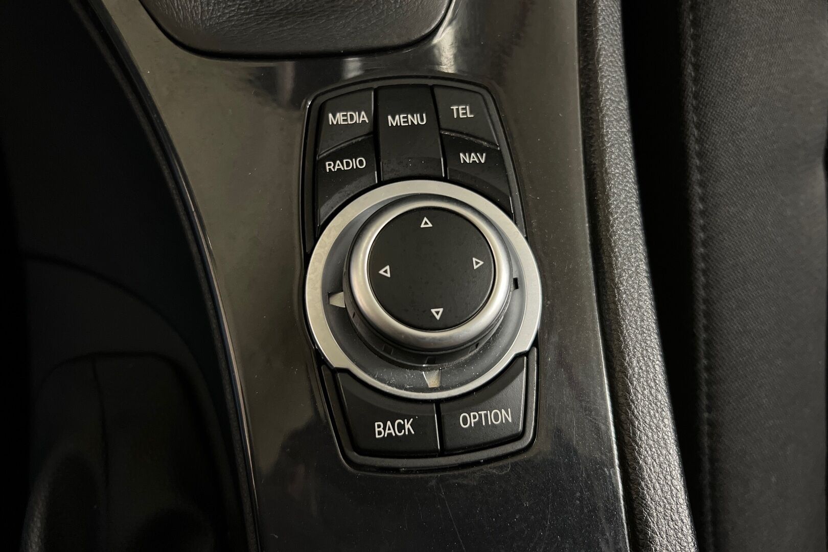 BMW 3-sarja iso kuva 14