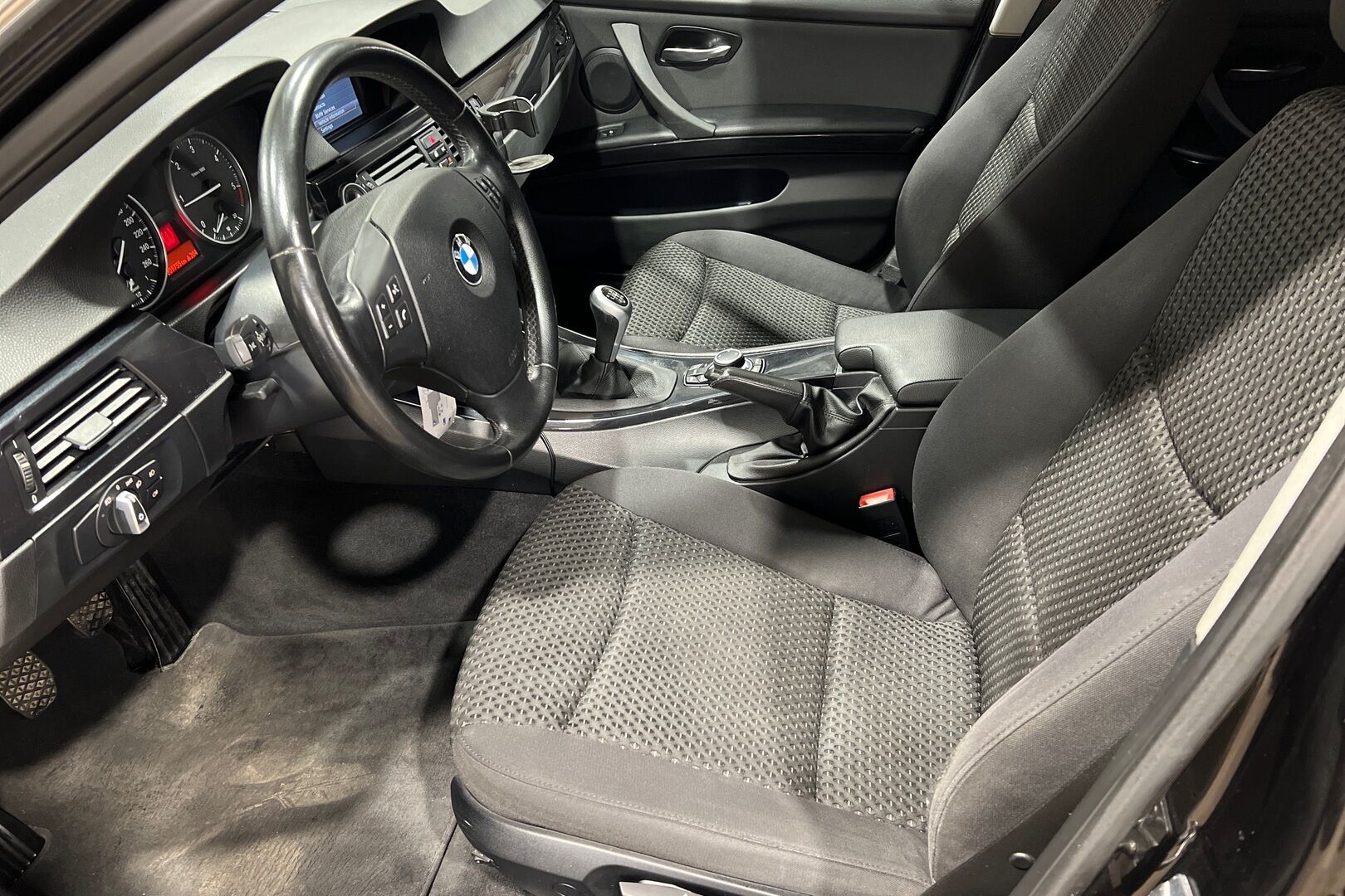 BMW 3-sarja iso kuva 7