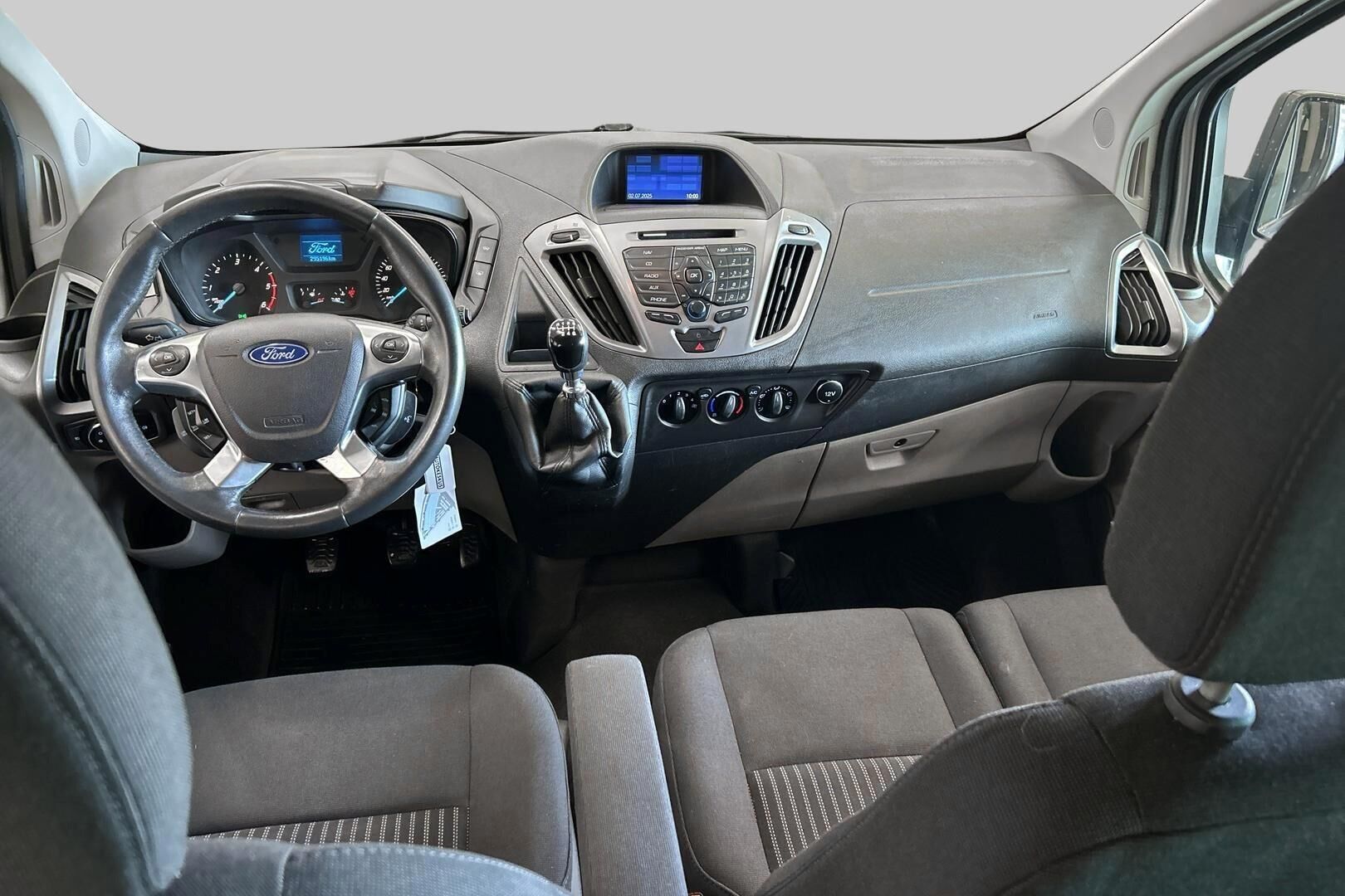 Ford Tourneo Custom iso kuva 10