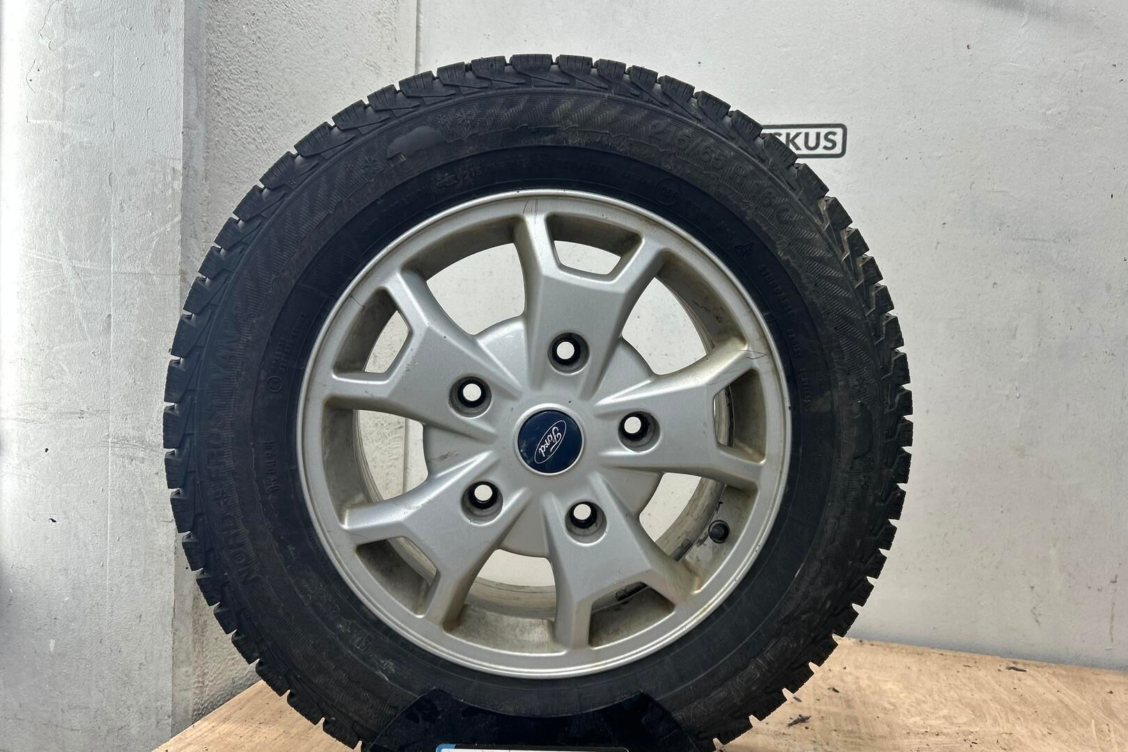 Ford Tourneo Custom iso kuva 12