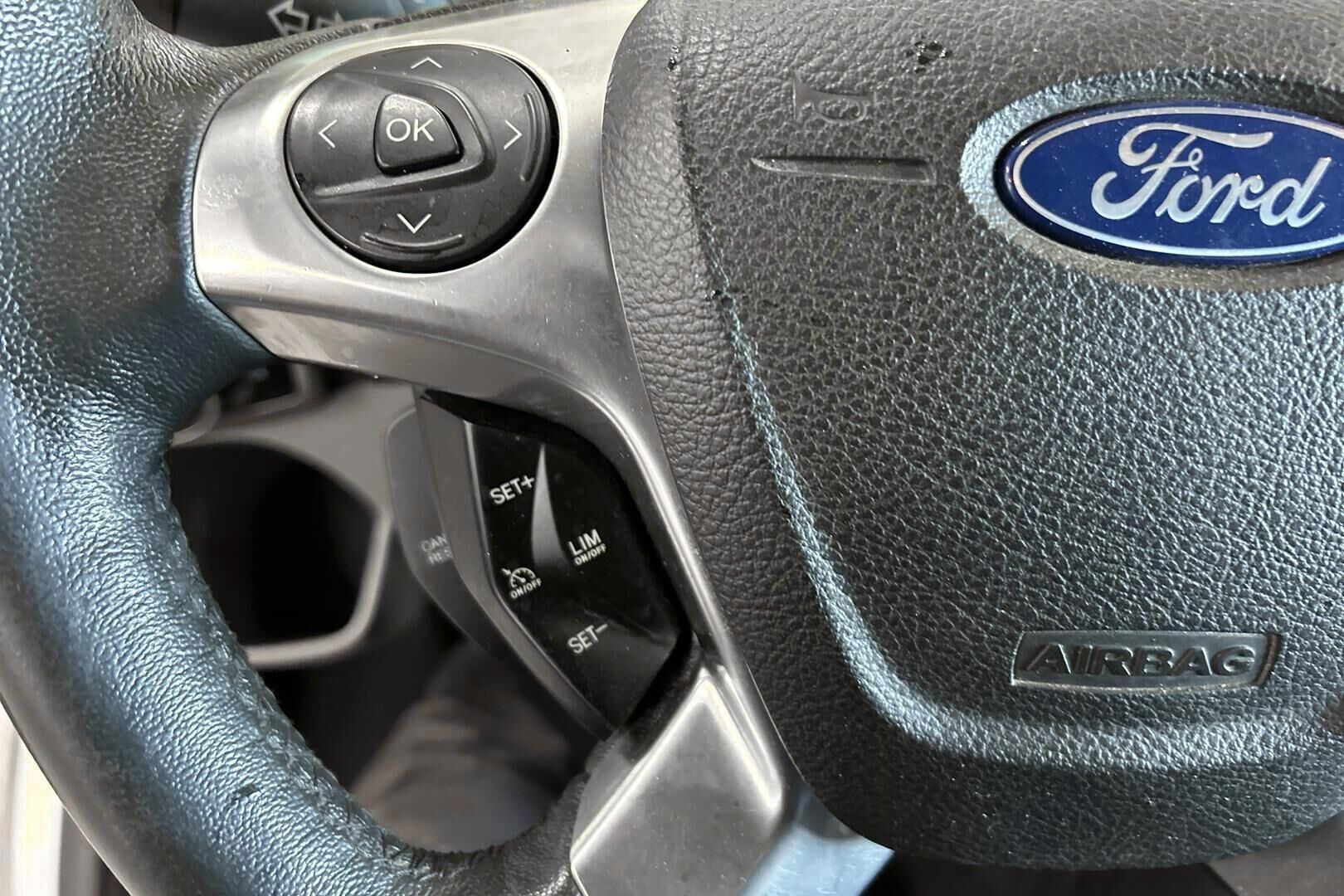 Ford Tourneo Custom iso kuva 17