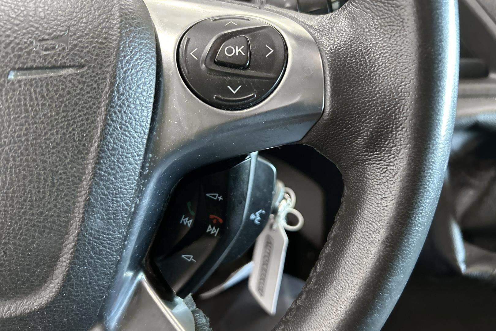 Ford Tourneo Custom iso kuva 18