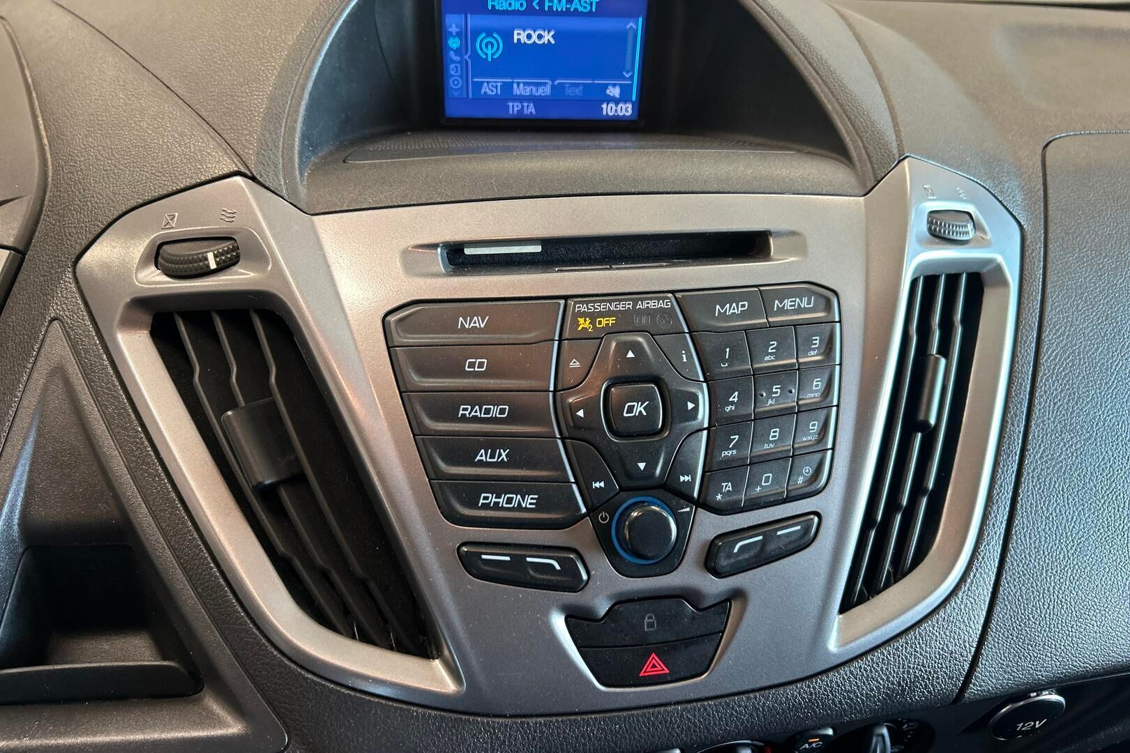 Ford Tourneo Custom iso kuva 19