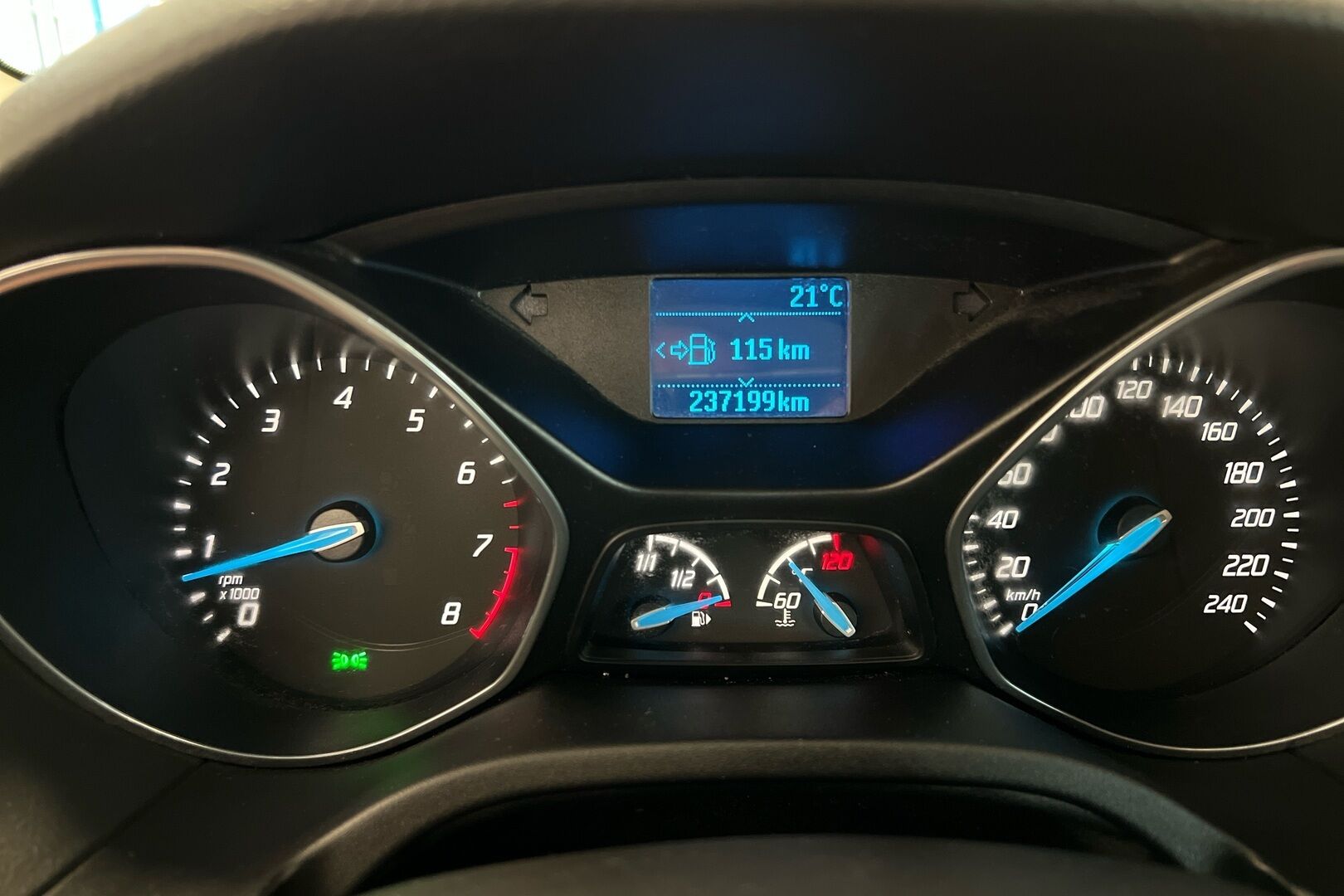 Ford Focus iso kuva 11