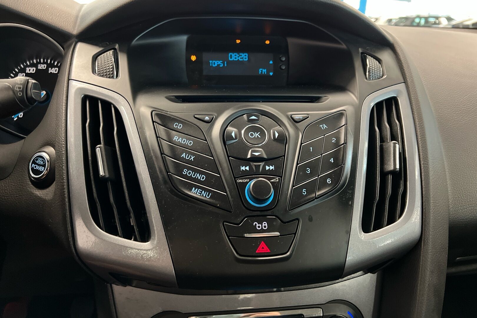 Ford Focus iso kuva 12