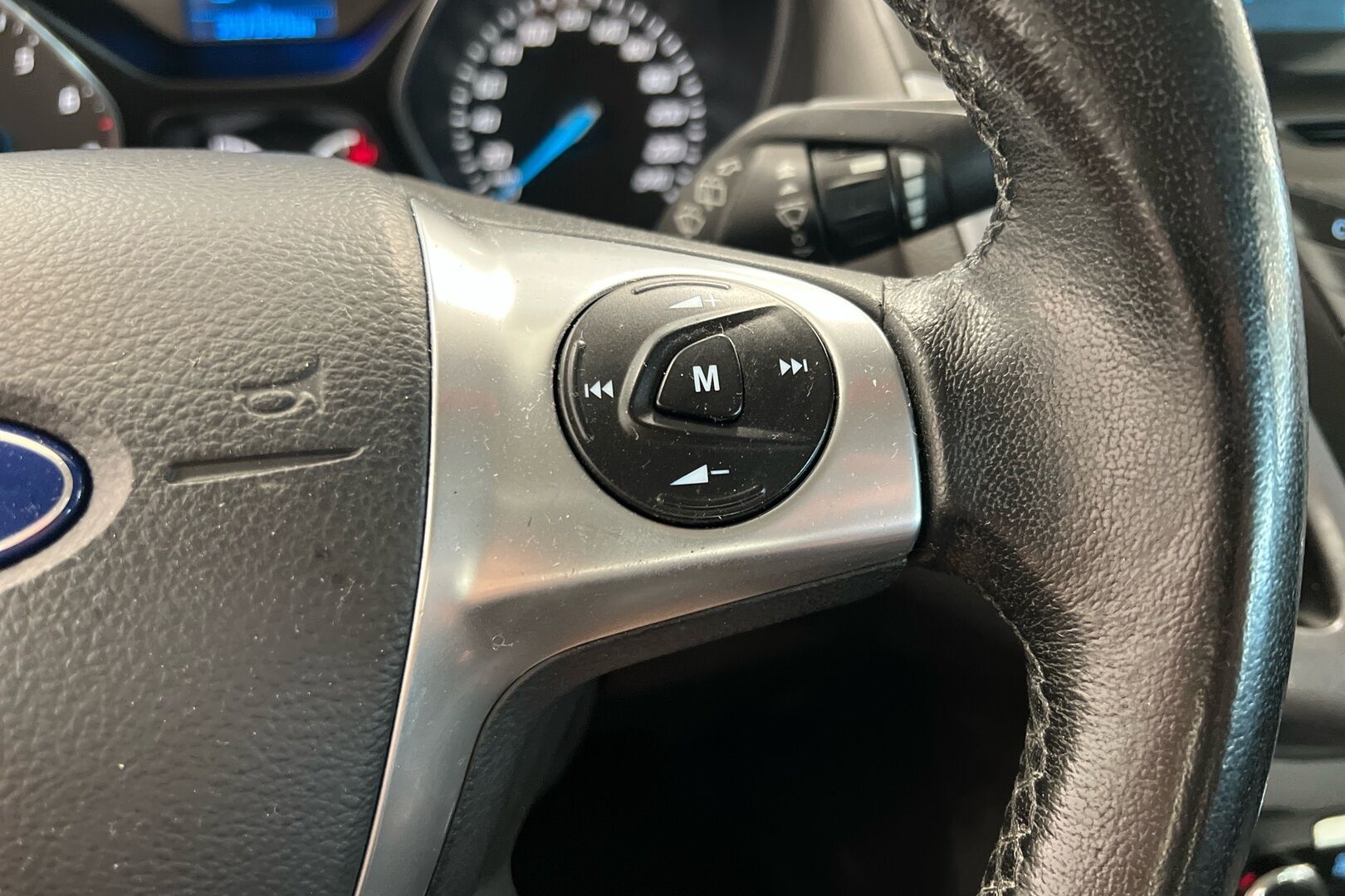 Ford Focus iso kuva 15