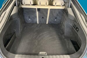 BMW i4 esikatselu 11