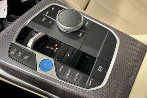 BMW i4 esikatselu 16