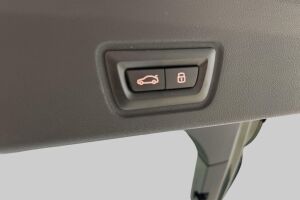 BMW i4 esikatselu 19