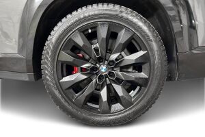 BMW XM esikatselu 11