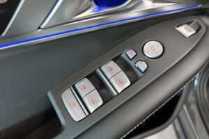 BMW XM esikatselu 17