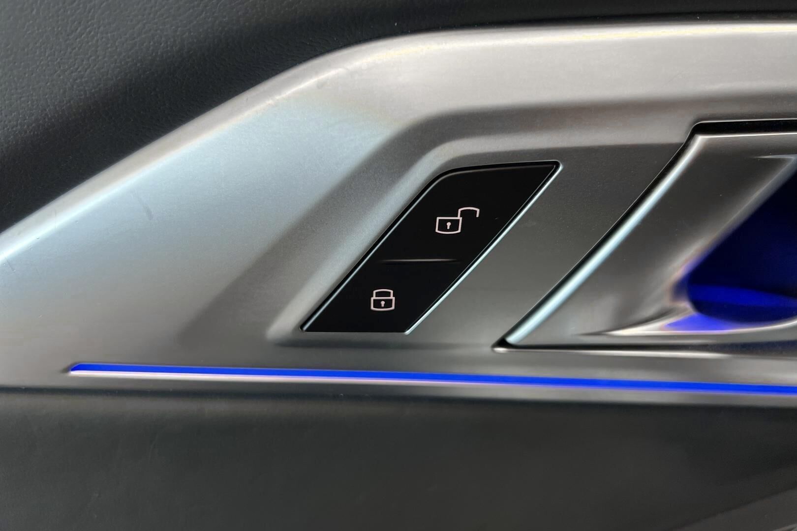 BMW XM iso kuva 18