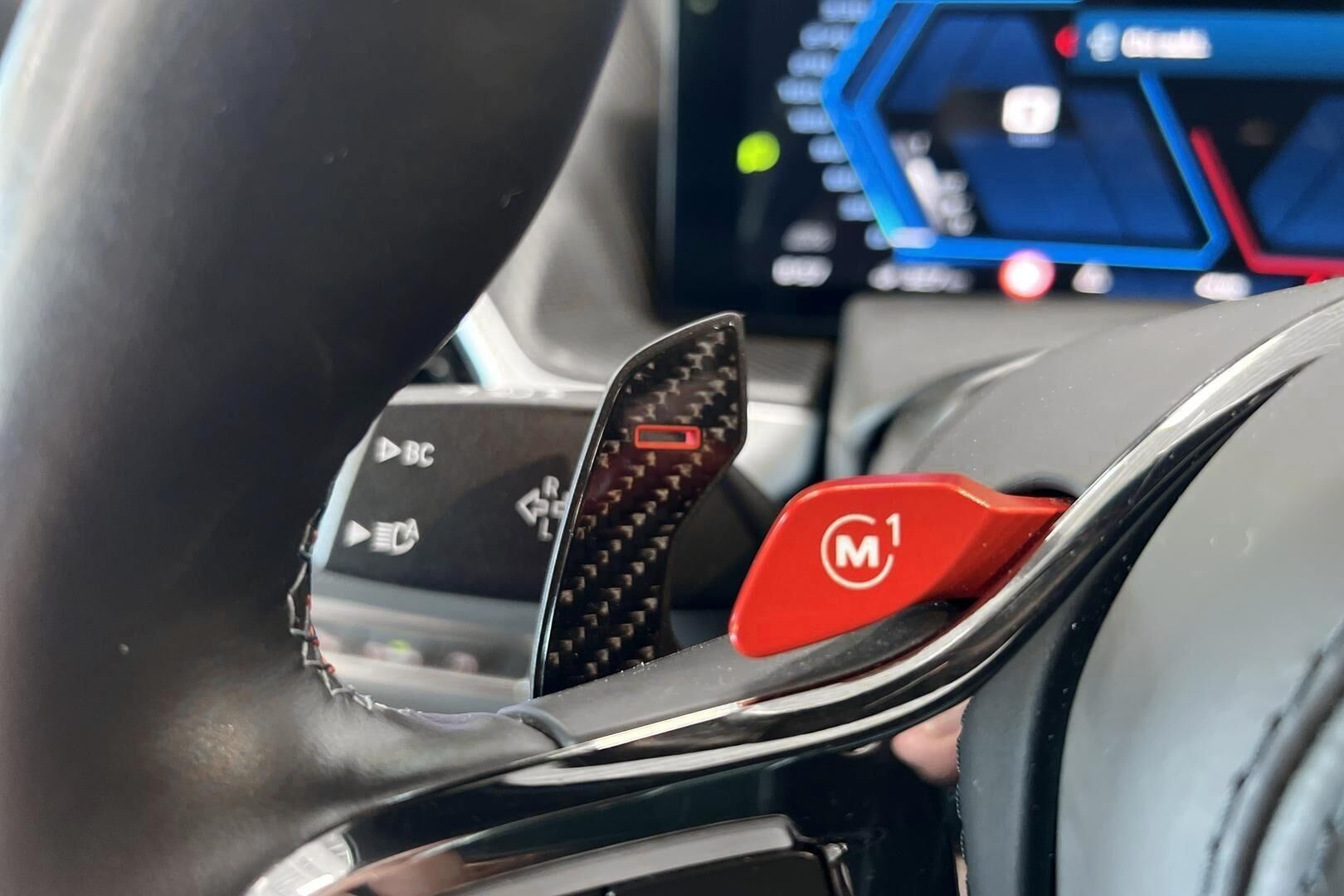 BMW XM iso kuva 30