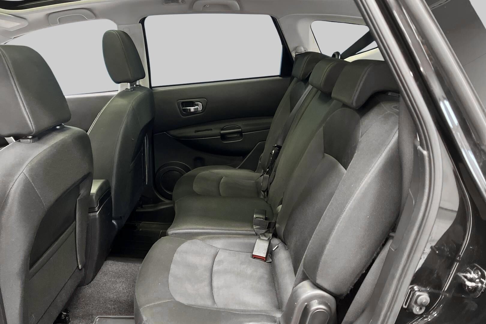 Nissan Qashqai+2 iso kuva 24