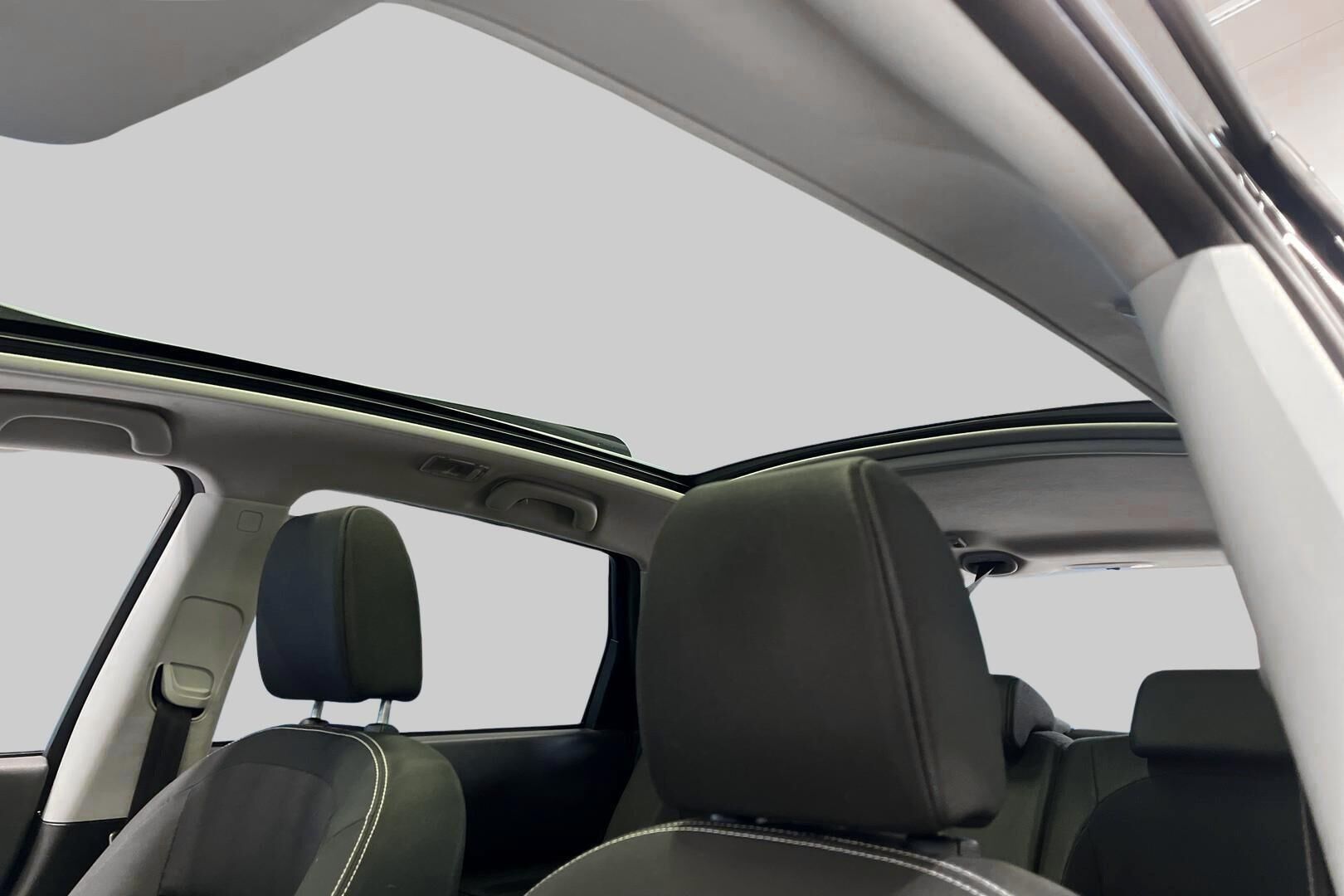 Nissan Qashqai+2 iso kuva 16