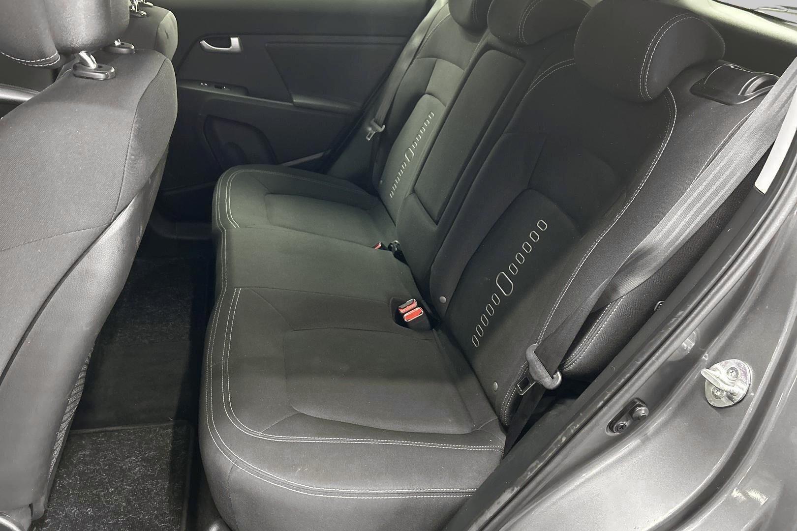 Kia Sportage iso kuva 10