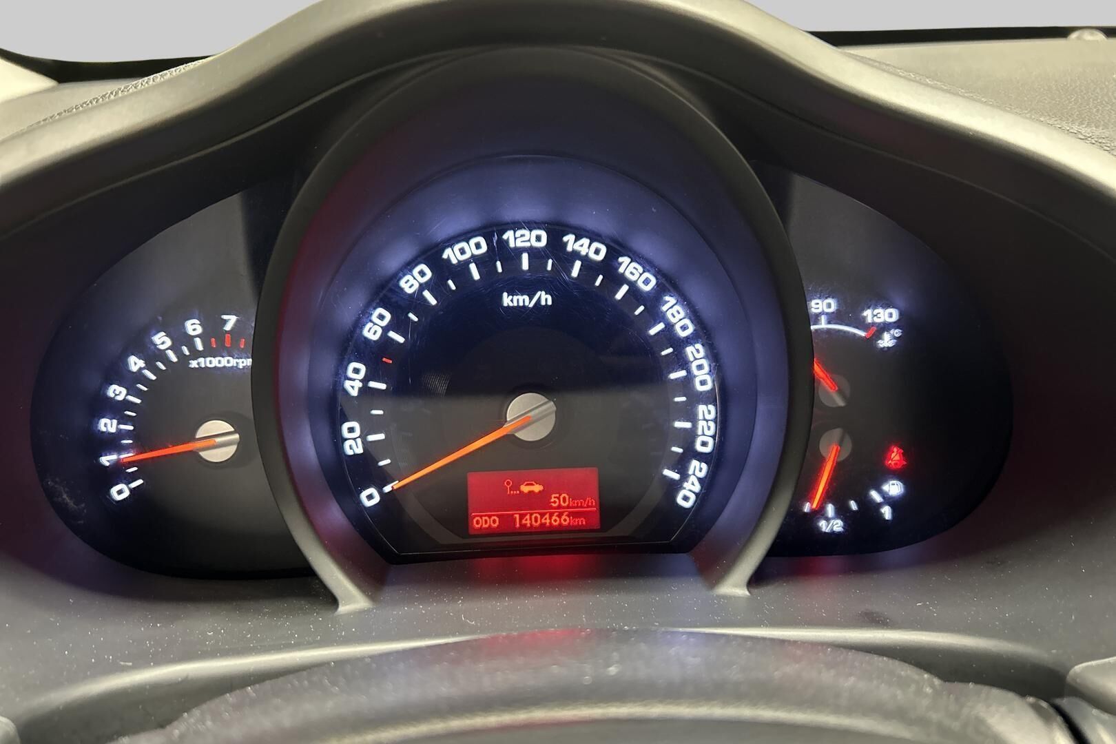 Kia Sportage iso kuva 14