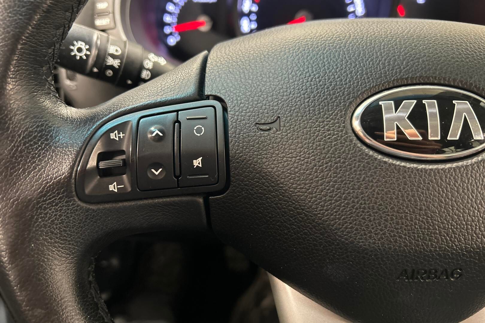 Kia Sportage iso kuva 19