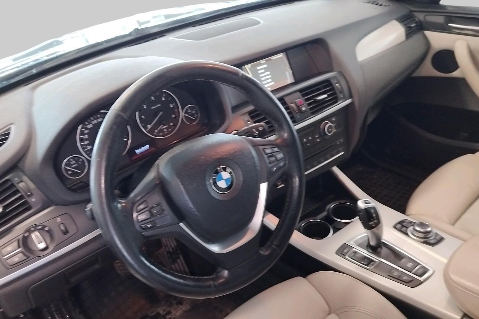 BMW X3 iso kuva 2