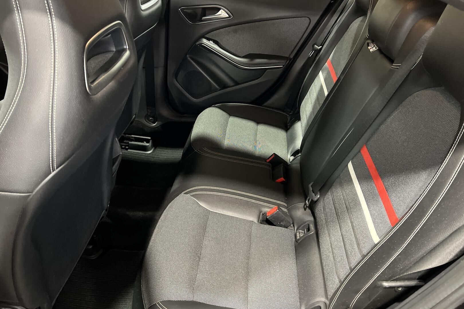 Mercedes-Benz A iso kuva 10